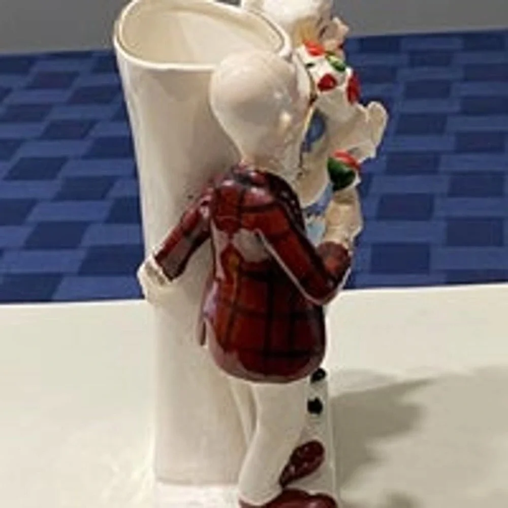 Cute Vintage Elderly‎ Couple A Bouquet For You Vase